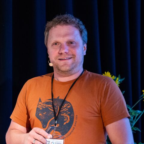 Janosch Oltmanns Portraitbild Janosch Oltmanns
